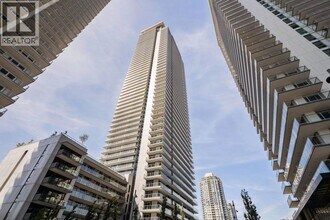 Building Photo - 3833 Evergreen Pl