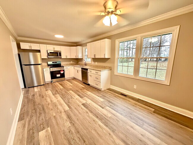 Foto del edificio - 2141 Leavensworth Rd