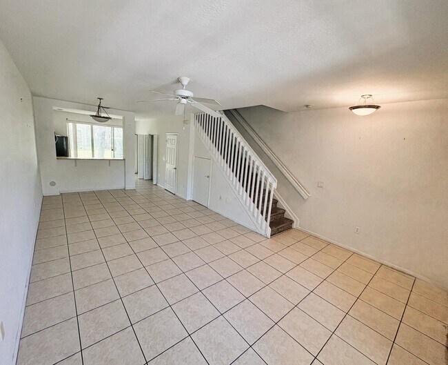 Building Photo - 721 NW 42nd Ave