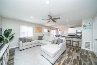 Building Photo - 1961 Montana Vista