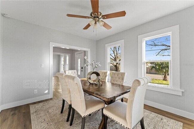 Foto del edificio - 3220 Clubhouse Rd