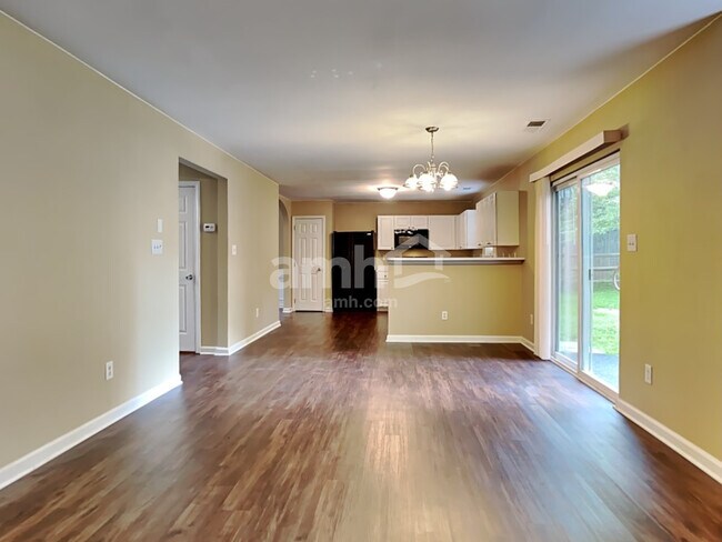 Foto del edificio - 7615 Henderson Park Rd