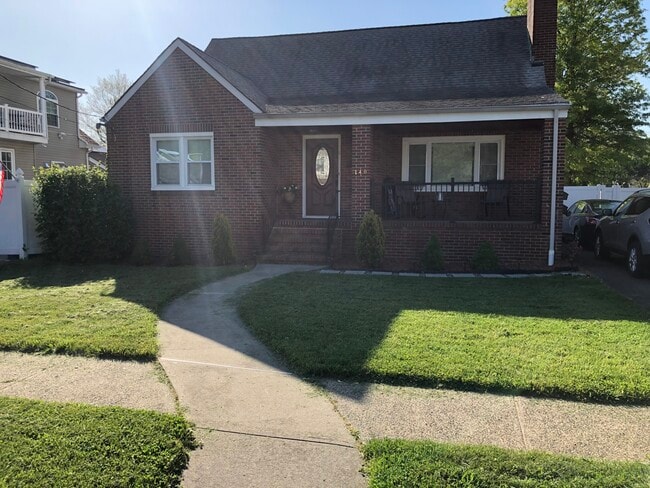 Building Photo - 140 Remsen Ave