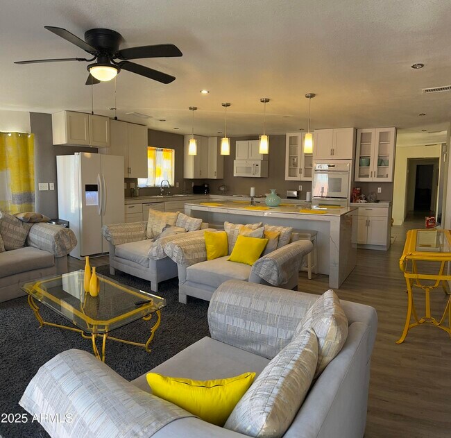 Foto del edificio - 8609 S 16th St