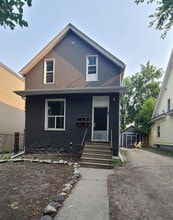 Building Photo - 146-146 River Ave