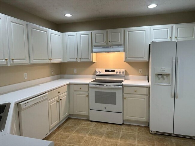 Building Photo - 185 Weatherstone Dr