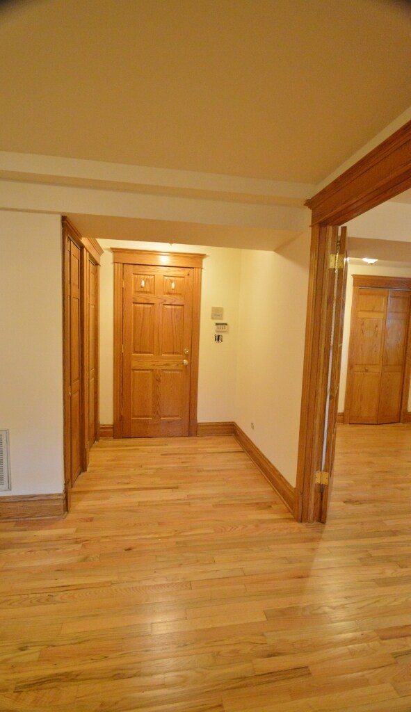 Foto del edificio - 3900 N Greenview Ave