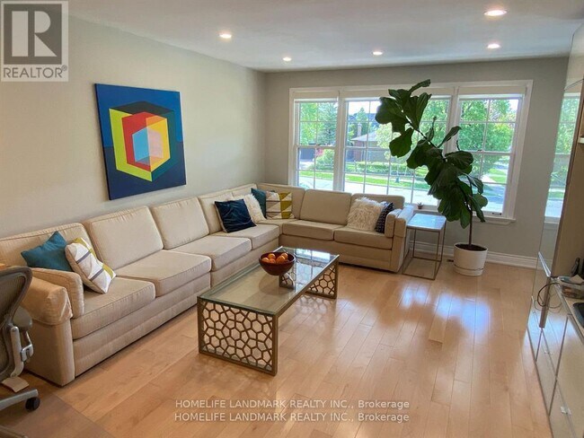 Photo du bâtiment - 186 Upper Canada Dr