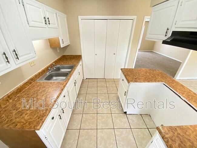Building Photo - 3500 Dawnridge Dr