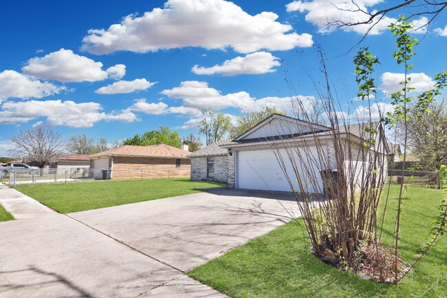 Foto del edificio - 2006 Fleetwood Dr