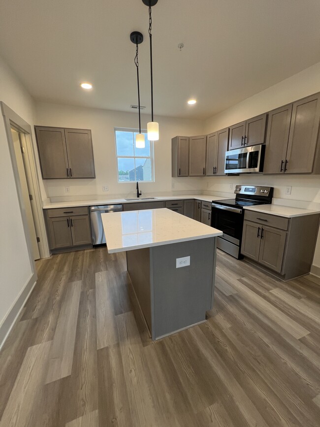 Building Photo - 601 Harper Lndg