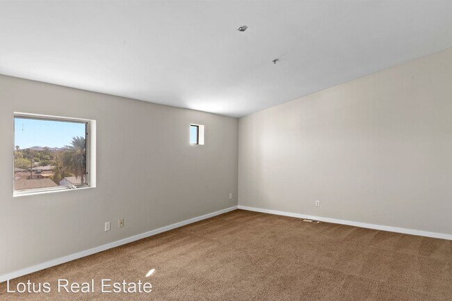 Foto del edificio - 4 br, 2.5 bath House - 1111 W University D...