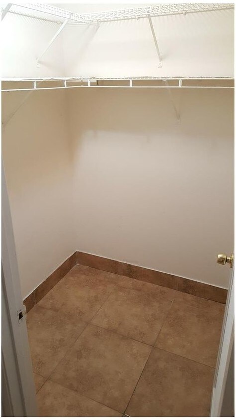 Foto principal - 3499 NW 44th St