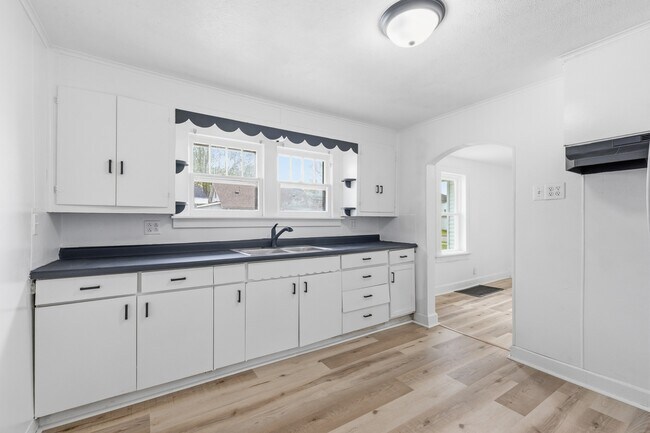 Foto del edificio - 2012 Arrow Ave