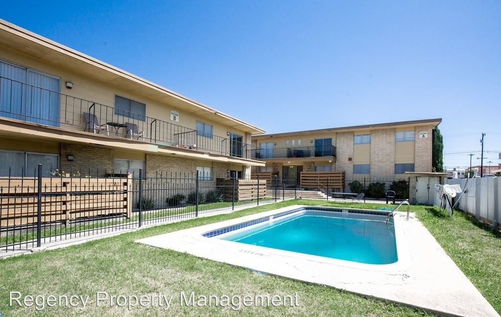 111 Siesta Ln, Balcones Heights, TX 78201 Room for Rent in Balcones