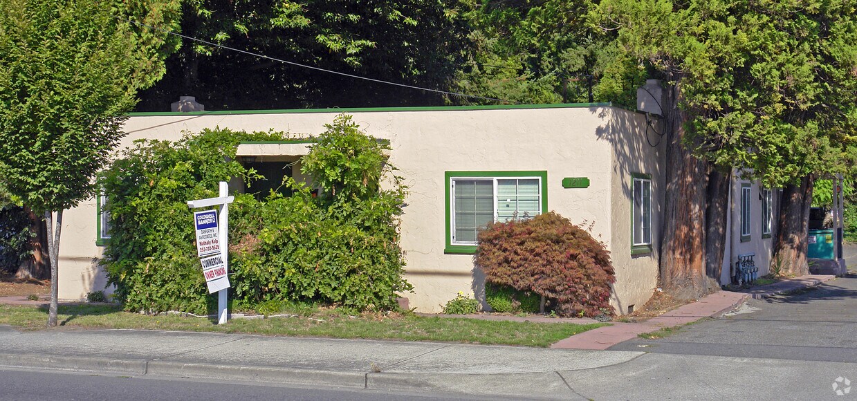 Primary Photo - 1211 E Main Ave