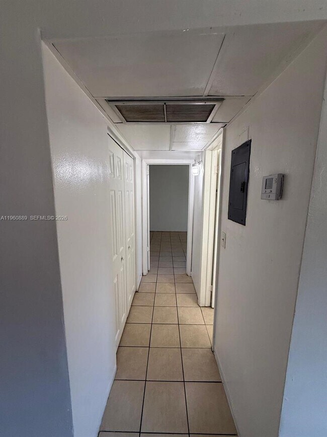 Foto del edificio - 16851 NE 18th Ave