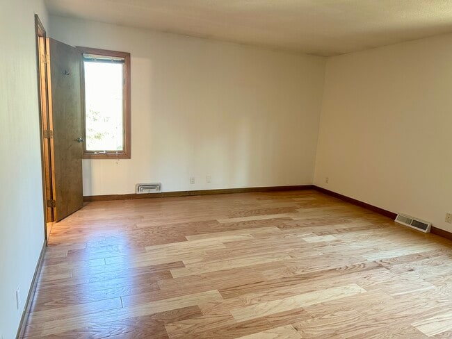 Building Photo - 7303 Glouchester Dr