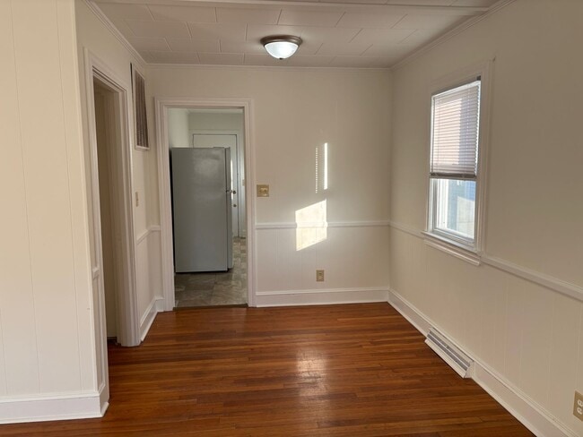 Building Photo - 3 BED, 1 BATH HOME IN GREYSTONE AREA, $1450 MONTH, $1450 DEPOSIT