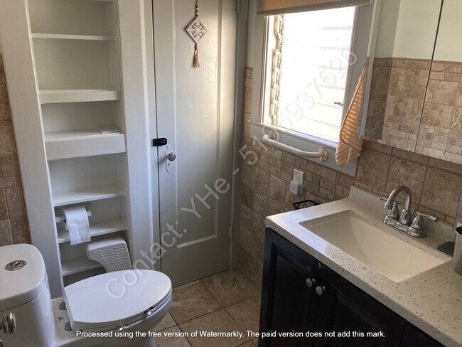 Foto del edificio - 3421 Belmont Ave