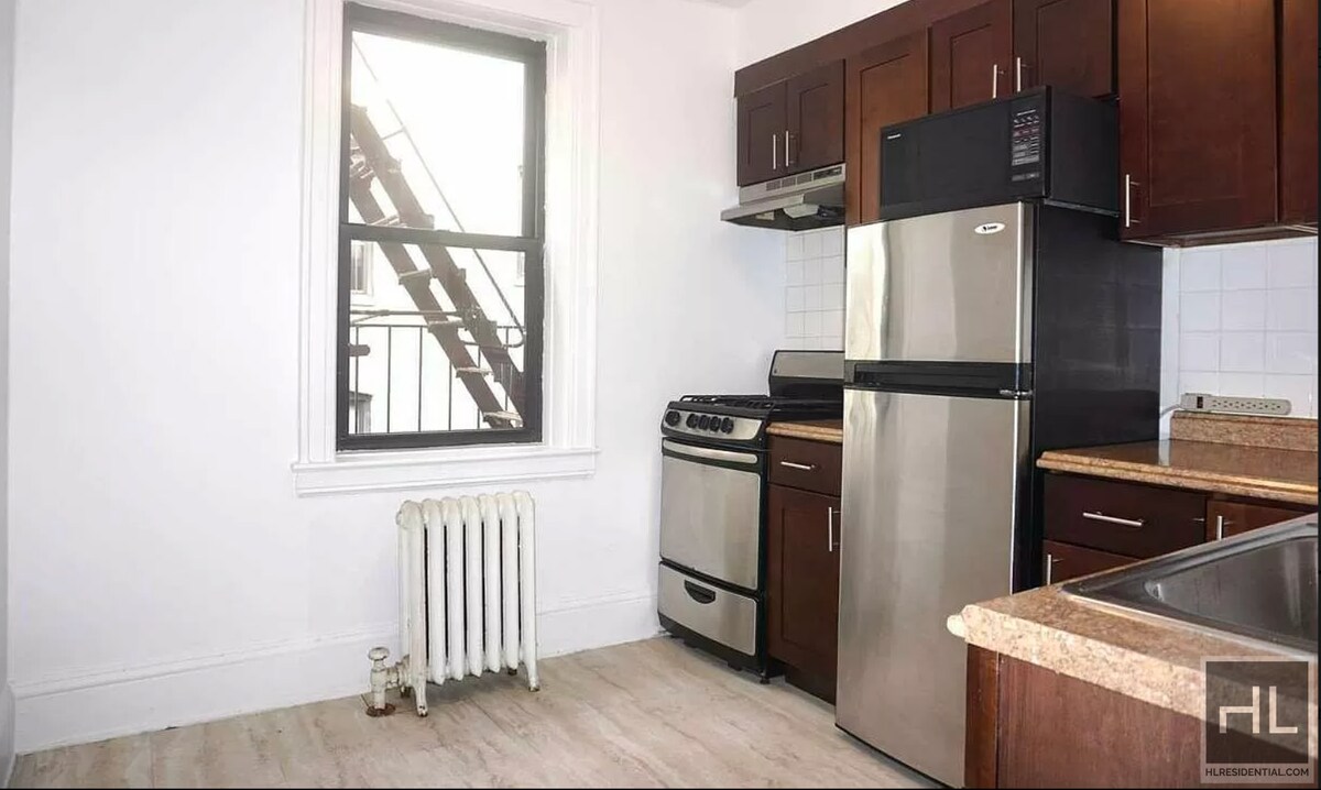 Primary Photo - 33 STREET
