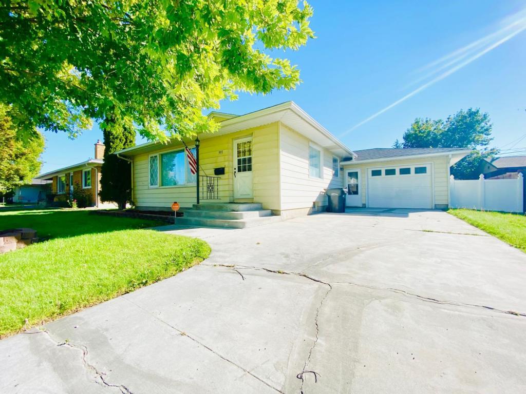 Primary Photo - 995 Stanger Ave