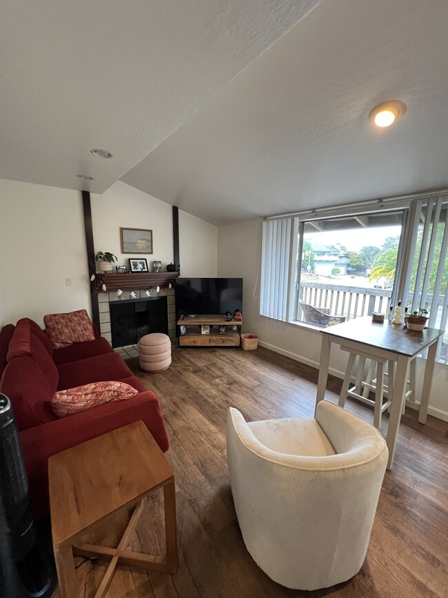 Building Photo - 115 Tiburon Ct