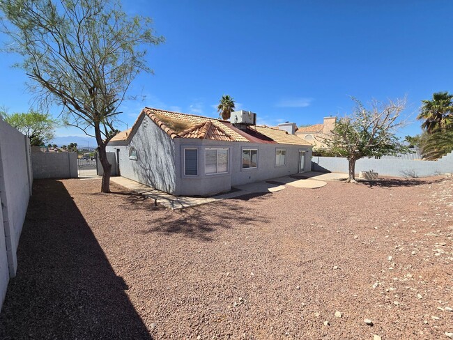 Building Photo - 2252 Welsey Manor Dr