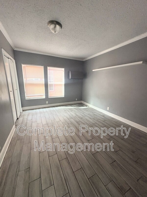 Foto del edificio - 1402 Avenue E