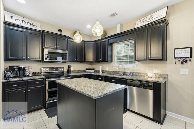 Building Photo - 1311 Hill View Cir