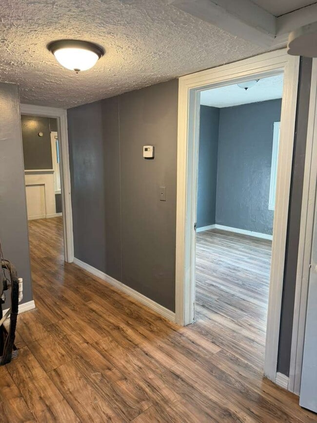 Foto del edificio - 1976 Lambert St