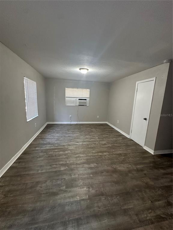 Foto del edificio - 525 W Crawford St