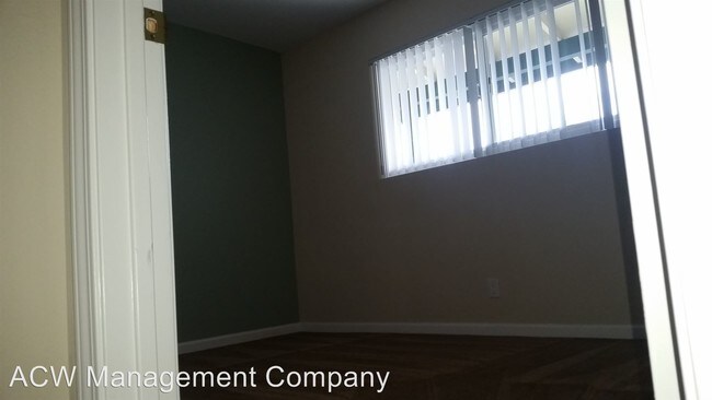 Building Photo - 1 br, 1 bath Apartment - 1229 Villa St.