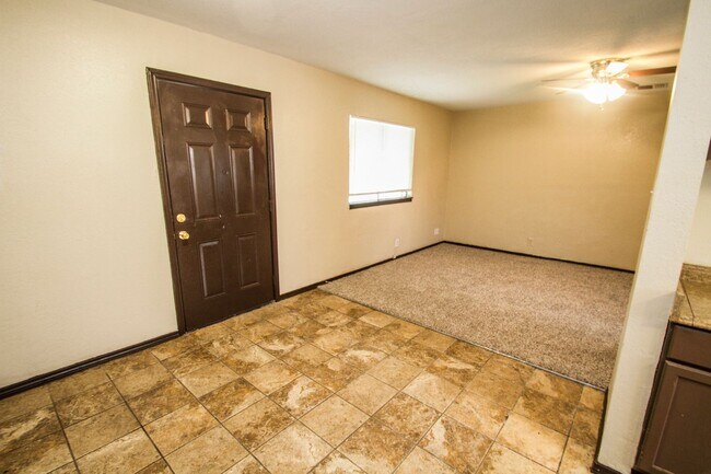 Foto del edificio - Your Family Home Near Dowtown