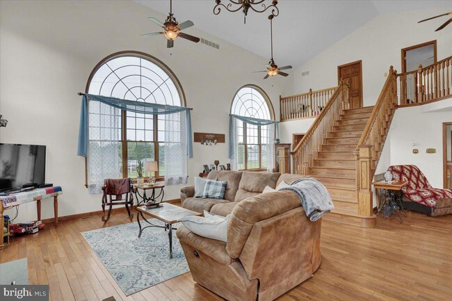 Building Photo - 2209 Shartlesville Rd