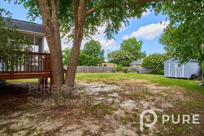 Building Photo - 121 Fox Hollow Cir