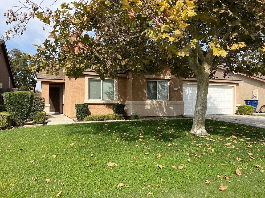 Primary Photo - Southwest Bakersfield Home