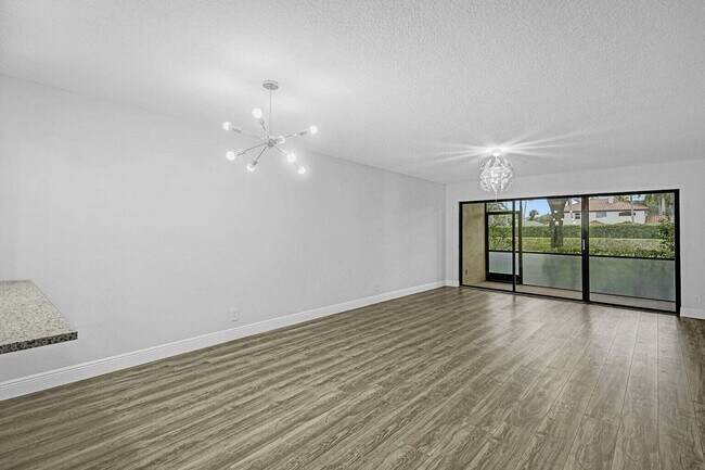 Building Photo - 2890 SW 22nd Cir