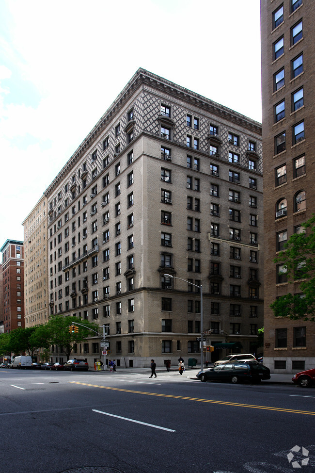 Foto del edificio - 680 West End Ave