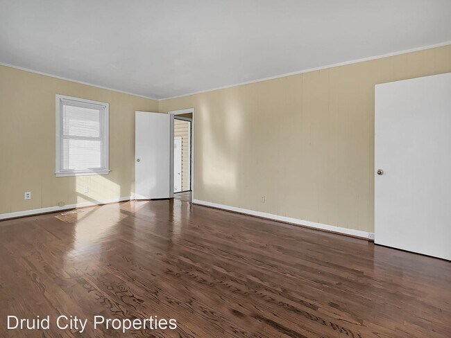 Building Photo - 3 br, 2 bath House - 1120 14th Place E