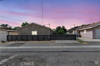 Building Photo - 618 E Erna Ave
