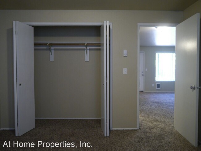 Foto del edificio - 2420-2430 Oak St SE