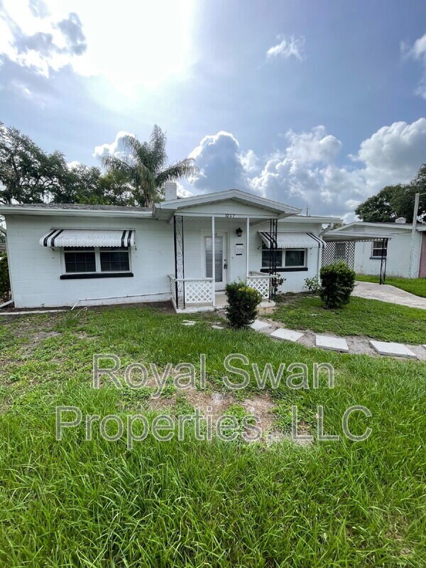 Building Photo - 1047 Pineview Pl