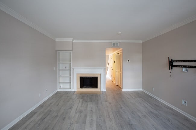 Building Photo - 1605 Deford Bailey Ave