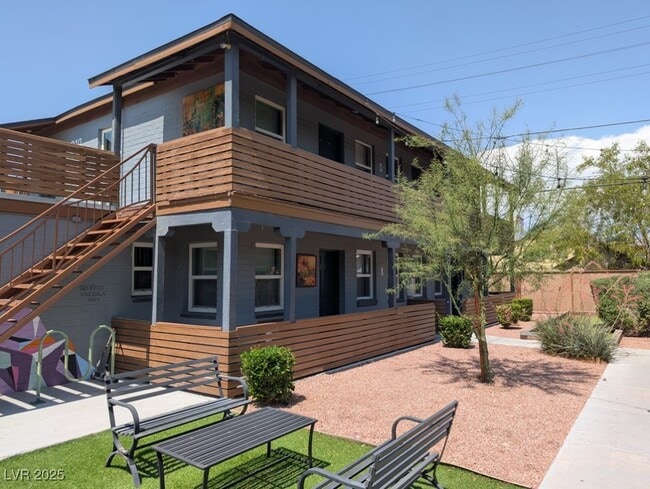 Building Photo - 319 N 11th St