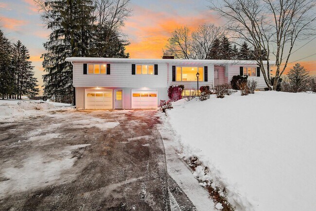 Foto del edificio - 4489 Pompey Center Rd