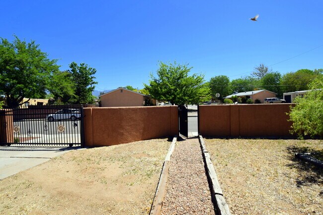 Foto del edificio - Wonderful 3 bed 2 bath home!
