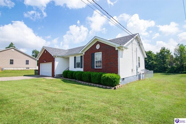 Building Photo - 520 University Dr
