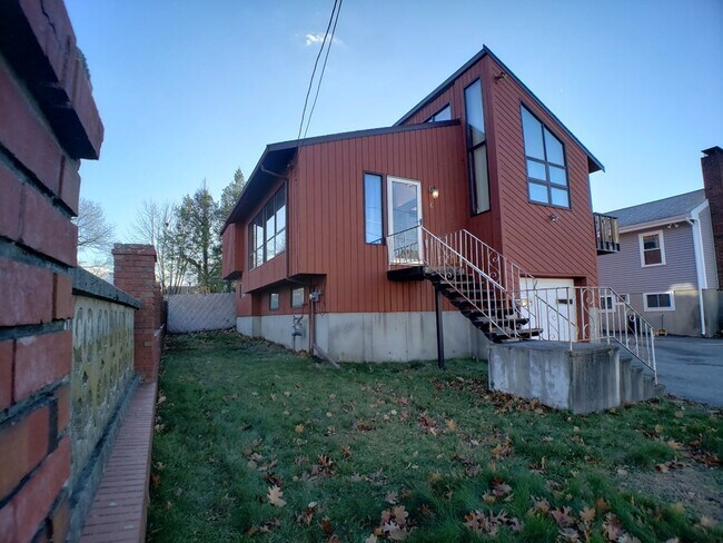 Building Photo - 6 Frye Rd