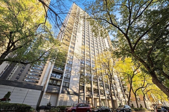 Building Photo - 222 E Pearson St